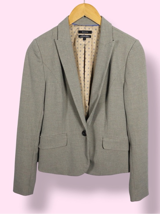 RW&CO. Jackets & Blazers - RW&CO Structured Blazer Women’s Size 2 Beige Workwear Film Worn The Boys